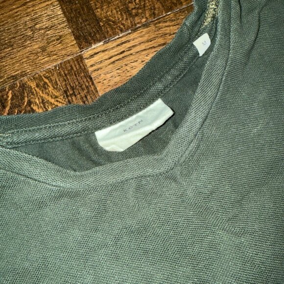 KOTN Cropped T-shirt - Picture 2 of 2